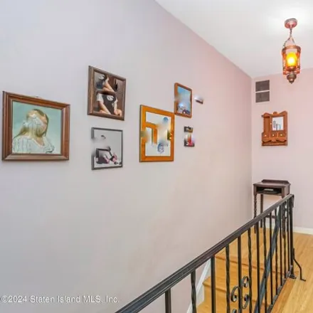 Image 9 - 805 Stafford Avenue, New York, NY 10309, USA - Townhouse for sale