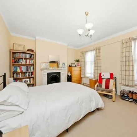 Image 5 - Gillespie Park Nature Reserve, Seven Sisters Road, London, N4 2HX, United Kingdom - Townhouse for sale