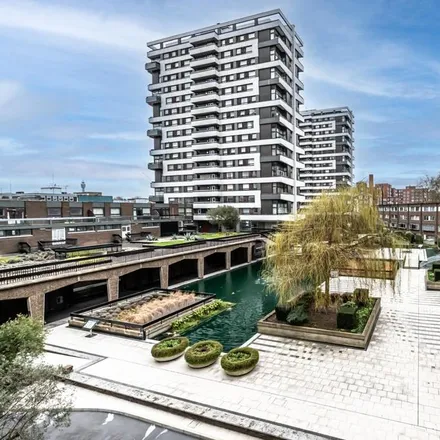 Rent this 1 bed apartment on Water Gardens (301-396) in 301-396 Sussex Gardens, London