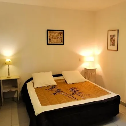 Rent this 2 bed apartment on Avenue de Provence in 13600 La Ciotat, France