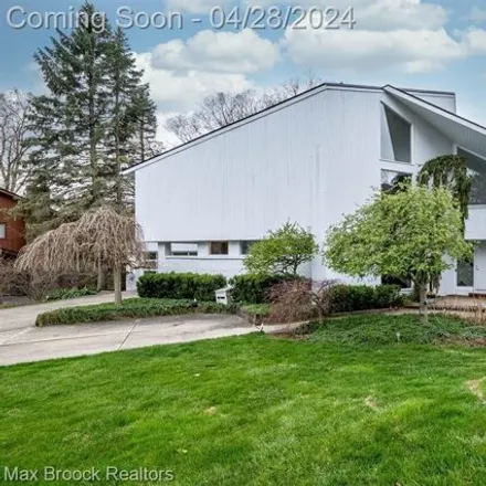 Image 2 - South Knoll Court, West Bloomfield Township, MI 48323, USA - House for sale