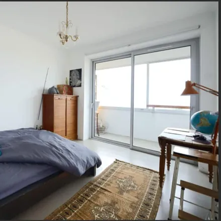 Rent this 2 bed apartment on 13007 Marseille