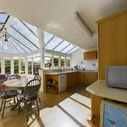 Image 3 - Pintail Close, Buckinghamshire, HP19 0ZJ, United Kingdom - House for sale