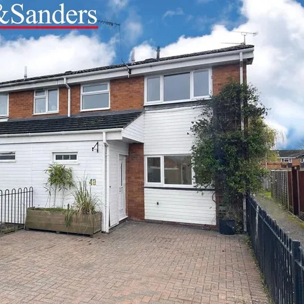 Rent this 3 bed house on Castle Road in Alcester, B49 6BQ