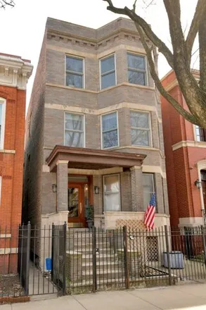 Buy this 7 bed house on 2327 North Southport Avenue in Chicago, IL 60614