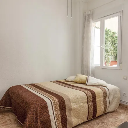 Rent this 6 bed room on Local anarquista Magdalena in Calle de las Dos Hermanas, 11