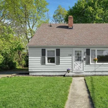 Buy this 3 bed house on 747 Louis Place in Middletown, OH 45044