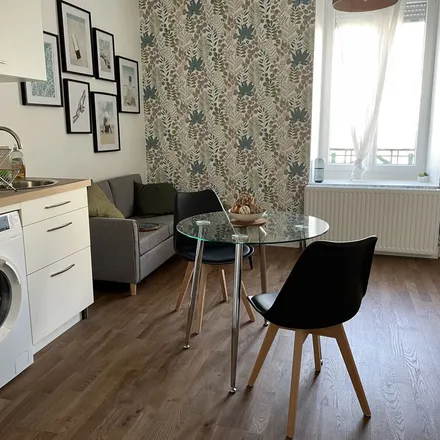 Rent this 2 bed apartment on 2 Rue du Bourgneuf in 56700 Hennebont, France