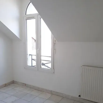 Rent this 2 bed apartment on 157 Route de Corbeil in 91700 Sainte-Geneviève-des-Bois, France