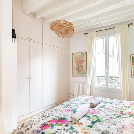Rent this 2 bed house on Buttes Chaumont in 75019 Paris, France