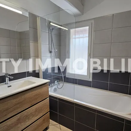 Rent this 3 bed apartment on Gare de Brignoud in Avenue de la Chantourne, 38190 Brignoud