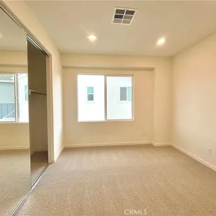 Image 9 - Release Place, Valencia, CA 91383, USA - Apartment for rent