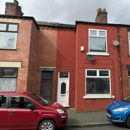 Rent this 3 bed townhouse on New Barton Street in Pendlebury, M6 7WW