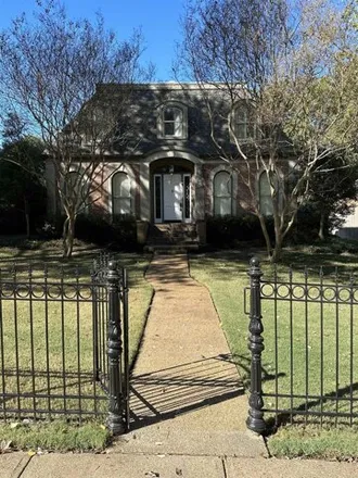 Buy this 4 bed house on 399 Colonial Road in Memphis, TN 38117