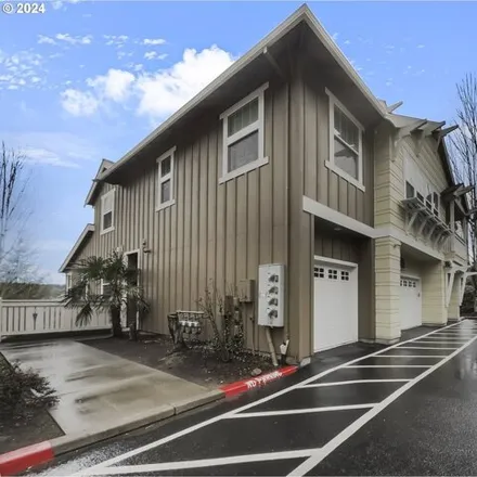 Buy this 2 bed condo on 2632 Southwest Hume Court in Portland, OR 97219