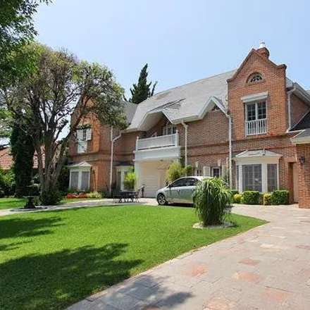 Buy this 6 bed house on Francisco Drumond 599 in Adrogué, Argentina
