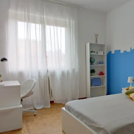 Rent this 4 bed room on Residenza Carminio in Via Bernardo Rucellai, 37
