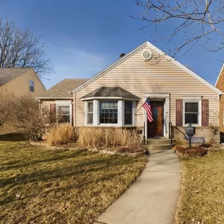 Buy this 4 bed house on West 26th Street in Sioux Falls, SD 57197