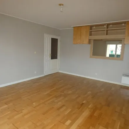 Rent this 2 bed apartment on 11 Rue Sainte-Yphraise in 60800 Crépy-en-Valois, France