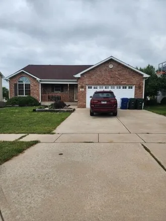 Buy this 3 bed house on 723 Clifford Drive in Minooka, IL 60447