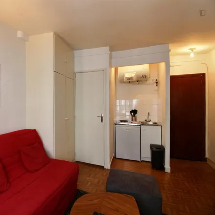 Image 4 - 5 Rue Pierre Fontaine, 75009 Paris, France - Apartment for rent