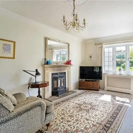 Image 4 - 60 Over Lane, Almondsbury, BS32 4BW, United Kingdom - House for sale