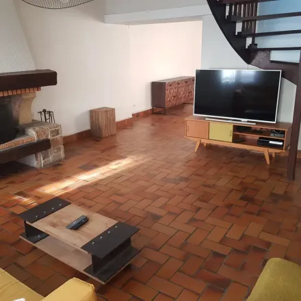 Rent this 5 bed apartment on 2 Rue René Sentenac in 31300 Toulouse, France