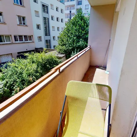 Image 2 - 33 Rue du Colonel Bougault, 38100 Grenoble, France - Apartment for rent