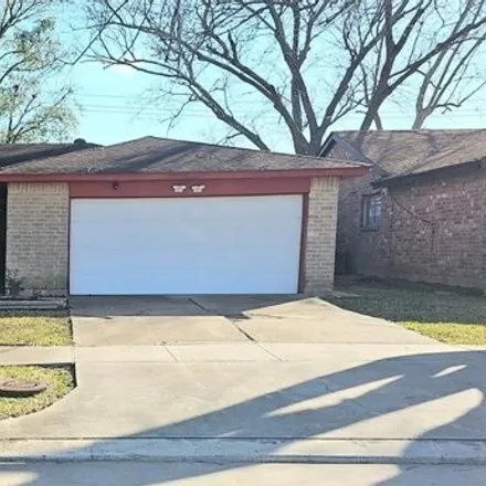 Buy this 3 bed house on 8400 Oakhaven Road in La Porte, TX 77571