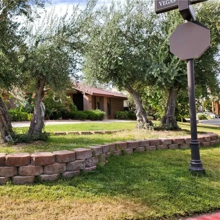 Rent this 3 bed house on Las Vegas Country Club in LVCC Loop, Winchester