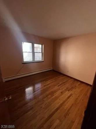 Image 6 - 224 Clinton Street, Paterson, NJ 07522, USA - House for rent