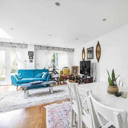 Image 4 - Loveridge Road, London, NW6 2DT, United Kingdom - Apartment for sale