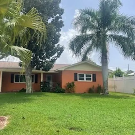 Image 1 - 2491 Northeast Lakeview Drive, Sebring, FL 33870, USA - House for sale