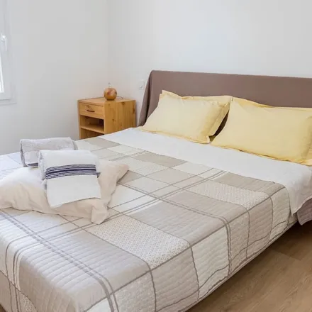 Rent this 1 bed house on 84490 Saint-Saturnin-lès-Apt