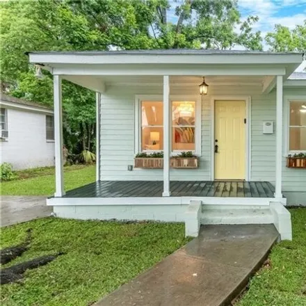 Buy this 2 bed house on 1256 West 51st Street in Savannah, GA 31405