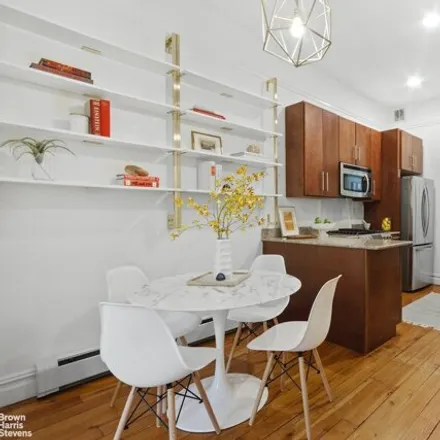 Image 5 - 143 16th Street, New York, NY 11215, USA - Townhouse for sale