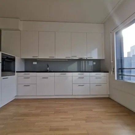 Rent this 4 bed apartment on Zahnarztpraxis Westside in Ramuzstrasse, 3027 Bern