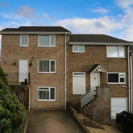 Buy this 3 bed townhouse on Prospect Street in Rawdon, LS19 6DP