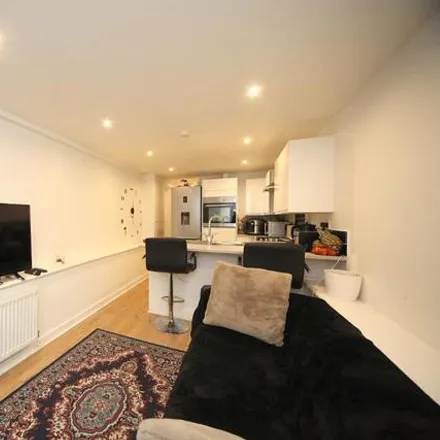 Image 3 - Clarendon Road, Luton, LU2 7PJ, United Kingdom - Apartment for sale