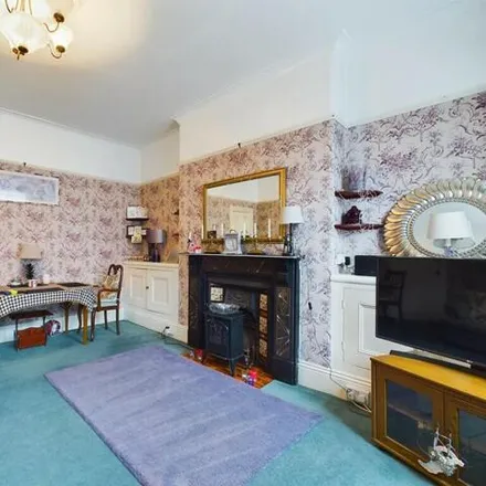 Image 3 - 75 Devonport Road, Plymouth, PL3 4DF, United Kingdom - Townhouse for sale