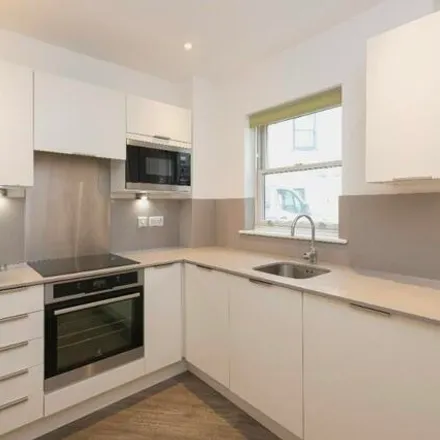 Image 2 - 35 Saint James's Parade, Bath, BA1 1UQ, United Kingdom - Room for rent