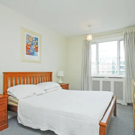 Rent this 2 bed apartment on Grosvenor Road in London, SW1V 3AE