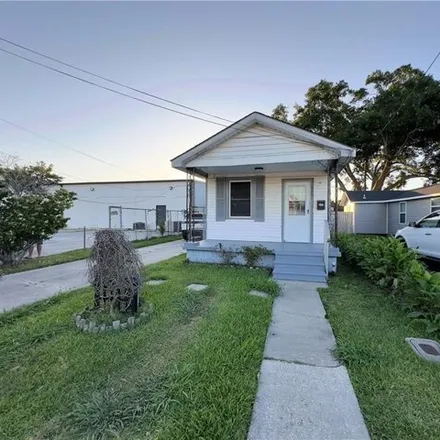Rent this 2 bed house on 958 Avenue B in Westwego, LA 70094