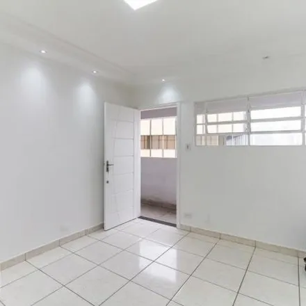 Rent this 2 bed apartment on Edifício Torre do Sol in Rua Tabatinguera 93, Glicério