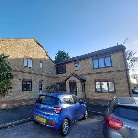 Rent this 1 bed room on 18 New Road in Runnymede, TW18 3AX