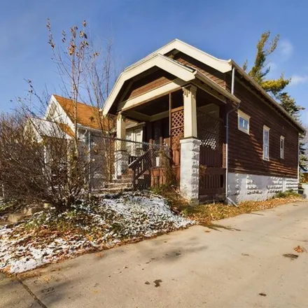 Buy this 5 bed house on 4418 West Meinecke Avenue in Milwaukee, WI 53210
