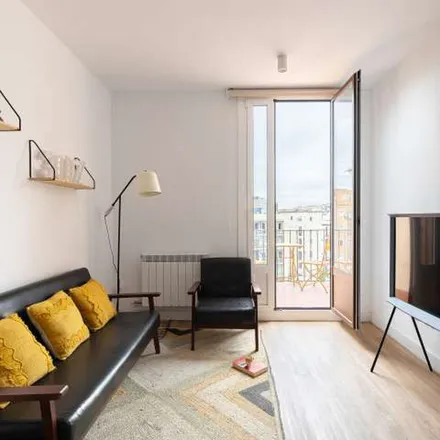 Image 3 - Carrer de Provença, 35, 08029 Barcelona, Spain - Apartment for rent