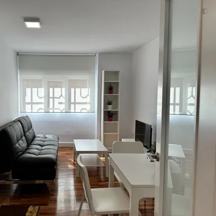 Rent this 2 bed apartment on Madrid in Calle de Julián Zugazagoitia, 12