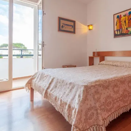 Rent this 3 bed apartment on 17212 Palafrugell