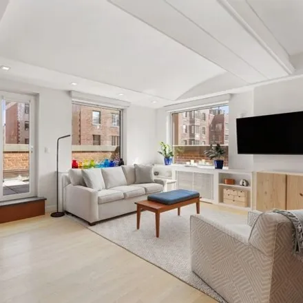 Buy this studio apartment on 515 East 85th Street in New York, NY 10028